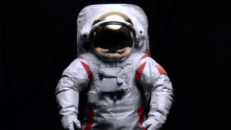 This Lunar Suit Sent Musk into a Frenzy