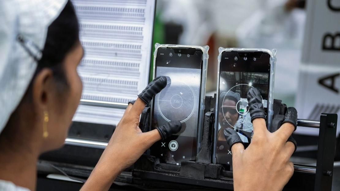 India Still Far from Producing iPhones Without China